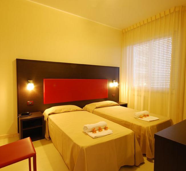 Montesilvano Marina Grand Hotel Adriatico מראה חיצוני תמונה