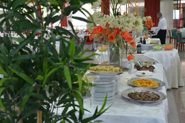 Montesilvano Marina Grand Hotel Adriatico מראה חיצוני תמונה