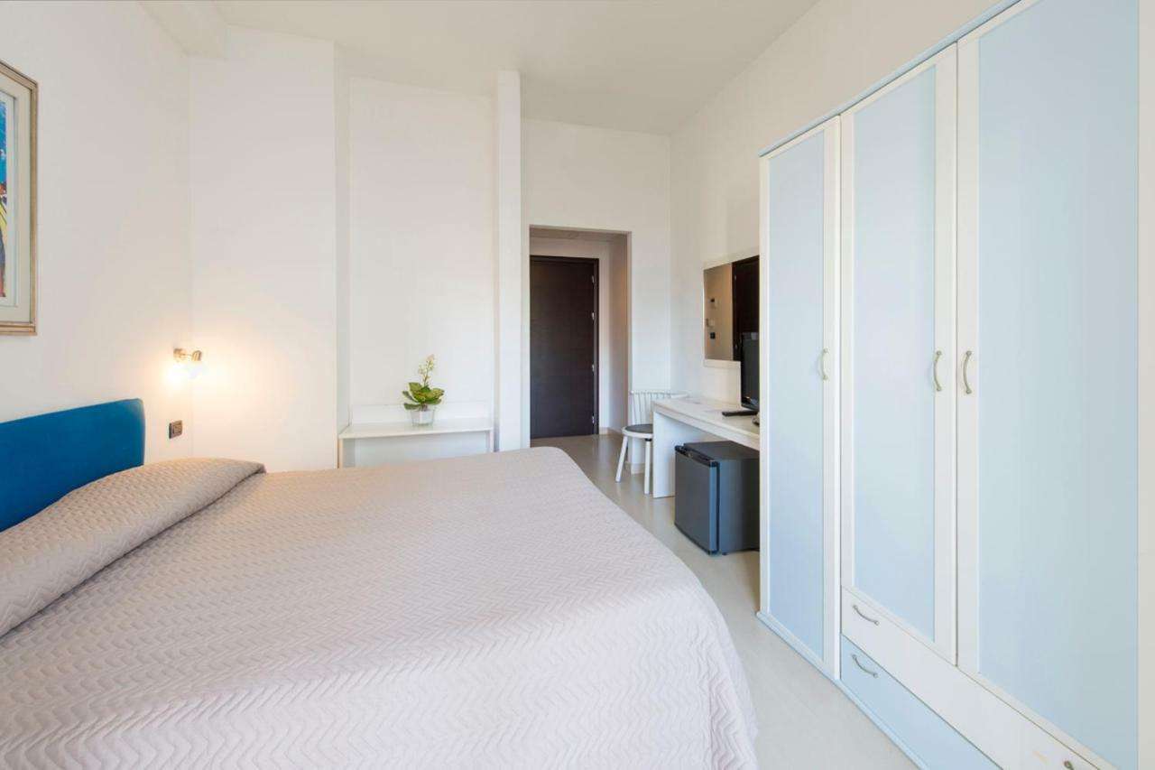 Montesilvano Marina Grand Hotel Adriatico מראה חיצוני תמונה