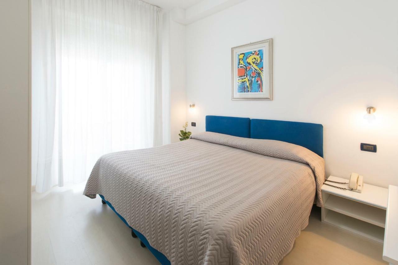 Montesilvano Marina Grand Hotel Adriatico מראה חיצוני תמונה