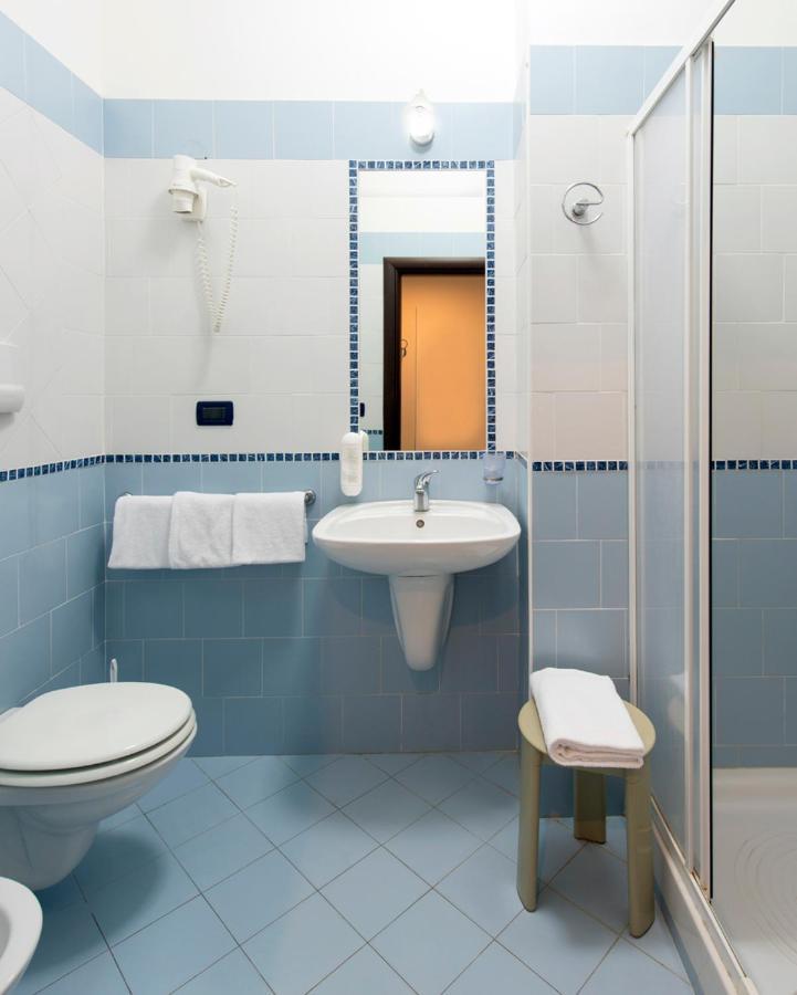 Montesilvano Marina Grand Hotel Adriatico מראה חיצוני תמונה