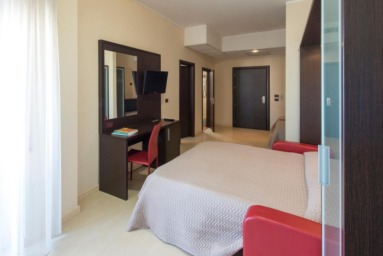 Montesilvano Marina Grand Hotel Adriatico מראה חיצוני תמונה